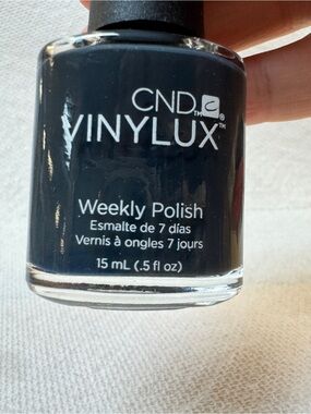 CND VINYLUX Weekly Nail Polish — #176 Indigo Frock - New without box